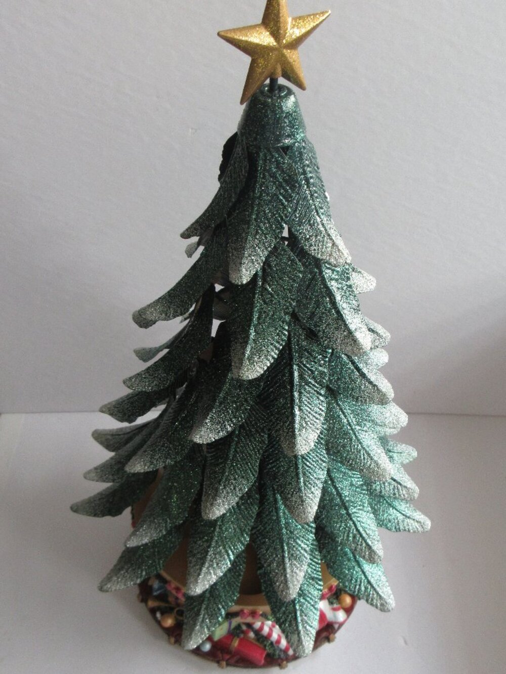 Partylite Glowing Christmas Tree Tealight Candle Holder W/ Music Box P7920